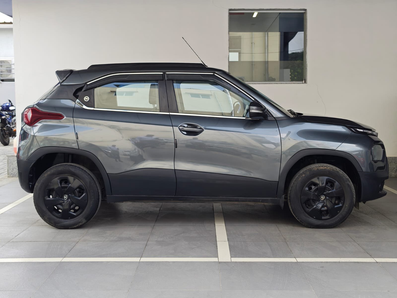 TATA PUNCH ADV 1.2 PET MT